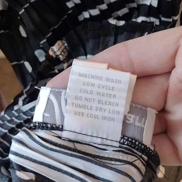 Dressbarn Women's Size XL Super Stretchy Black and White Print Reverse Wear Tank - Picture 7 of 11